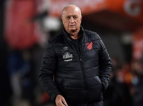 Αποσύρεται από τους πάγκους ο Σκολάρι