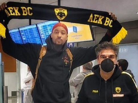 Στην Αθήνα για την ΑΕΚ ο Μάιλς (pic)