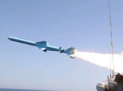 Χερσώνα: Πέντε άμαχοι τραυματίστηκαν από ρωσικό πύραυλο σε ουρά για ψωμί