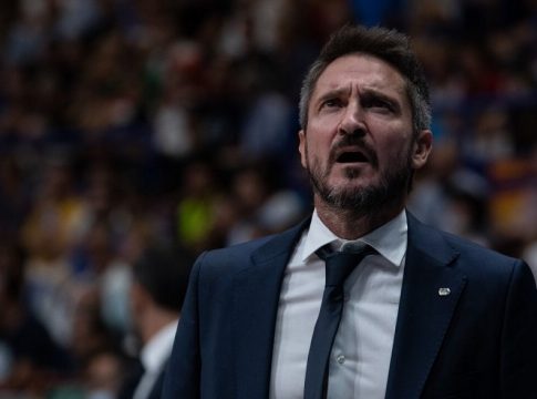 Ποτσέκο: «Ποιος είναι αυτός που αποφάσισε ότι ο Αντετοκούνμπο μπορεί να μην παίξει στο Παγκόσμιο Κύπελλο;»