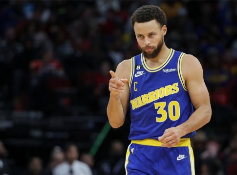 Στο ρελαντί οι Γουόριορς τους Ρόκετς με 120-101