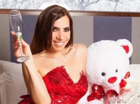 Η Μάγκυ Χαραλαμπίδου μας… χάζεψε – Τα οπίσθιά της σε κοινή θέα! (vid)