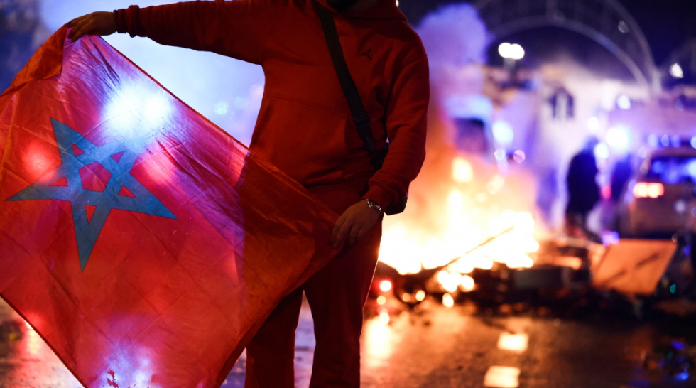 Πεδίο μάχης οι δρόμοι των Βρυξελλών: Συγκρούσεις και φωτιές μετά τη νίκη της ομάδας ποδοσφαίρου του Μαρόκου (vids)