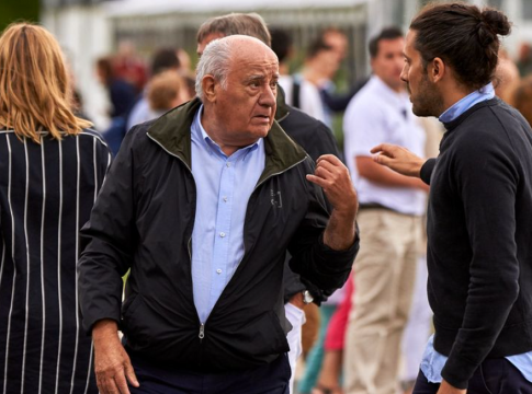 Ο ζάμπλουτος ιδιοκτήτης των Zara ενδιαφέρεται για τη Μάντσεστερ Γιουνάιτεντ