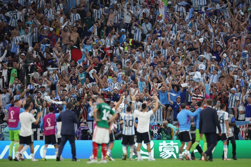 «Πού είναι ο Νεϊμάρ;»: Αργεντίνοι πικάρουν την Βραζιλία μετά τον αποκλεισμό στους «8» (vid)