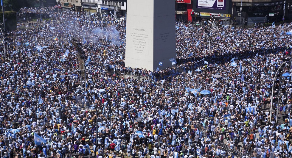 «Καίγεται» το Μπουένος Άιρες: Η Αργεντινή γιορτάζει την επιστροφή στην κορυφή (vids)