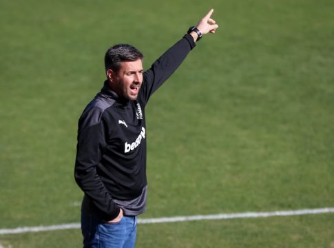 Επίσημο: Ανέλαβε την Athens Kallithea FC ο Σίμος