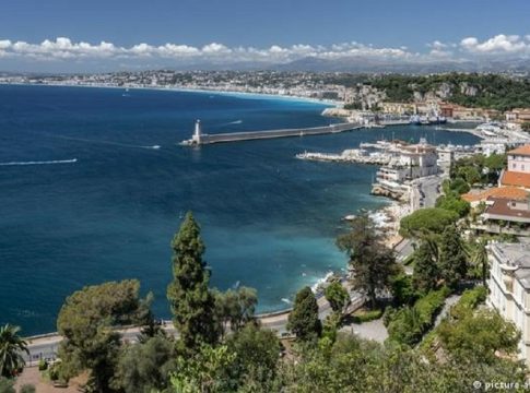 Κυανή Ακτή: Φιλορώσοι Ουκρανοί ολιγάρχες βρήκαν καταφύγιο – Βαλίτσες με αδήλωτα εκατομμύρια