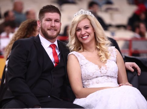 Από την εκκλησία στο ΣΕΦ για το Ολυμπιακός – Φενέρμπαχτσε (pics)