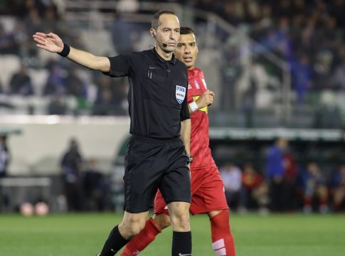 Έκαναν την κόκκινη του Μάγκνουσον, φάουλ υπέρ του Παναθηναϊκού