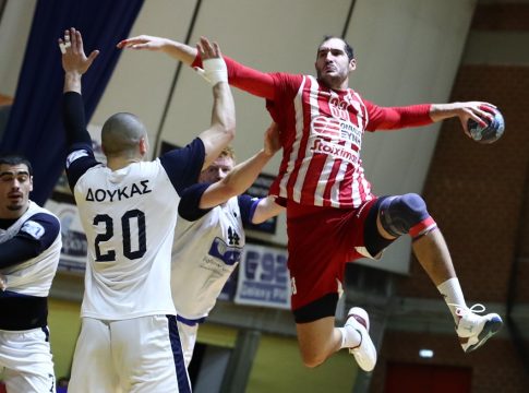 Ολυμπιακός – Δούκας 30-28: Δύσκολη επικράτηση για τους ερυθρόλευκους
