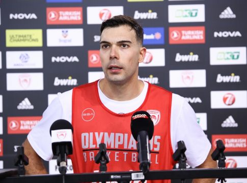 Σλούκας: «Αν είμαστε συγκεντρωμένοι στην άμυνα δεν θα έχουμε πρόβλημα»