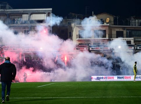 Επεισόδια από τους οπαδούς του ΠΑΣ, διακοπή στους Ζωσιμάδες