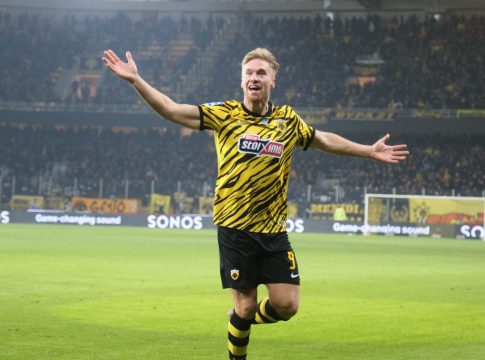 Φαν Βέερτ για τα γκολ με τη Λαμία: «Περίμενα αυτή τη στιγμή τρεις μήνες – Το γήπεδο μας δίνει φοβερή ενέργεια»