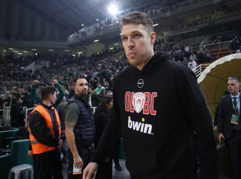 Ολυμπιακός: Ο Βεζένκοφ έδωσε το σύνθημα πριν το τζάμπολ (vid)