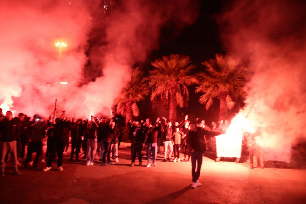 Αποθέωση στο ΣΕΦ από τους οπαδούς του Ολυμπιακού (pics, vid)