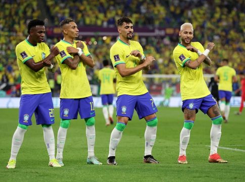 Βραζιλία – Νότια Κορέα 4-1: Με… σάμπα στους «8» η «σελεσάο»
