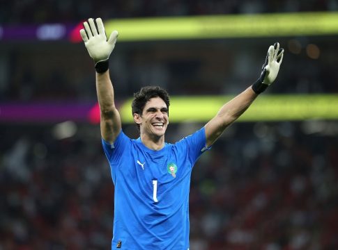 Ο Μπόνο έχει… κατεβάσει ρολά και γράφει ιστορία (pic)