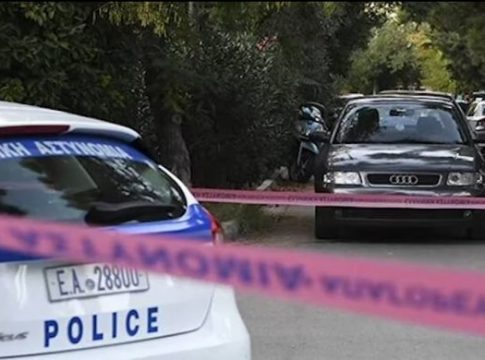 Δολοφόνησε τη 19χρονη σύντροφό του και παραδόθηκε – Μία ακόμα γυναικοκτονία στον Πειραιά