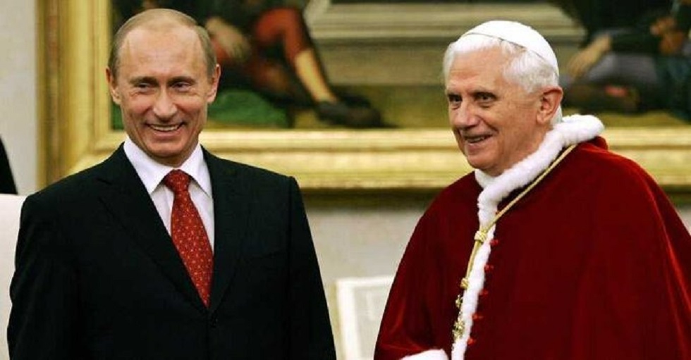 Βενέδικτος: Ο Πούτιν χαρακτήρισε τον εκλιπόντα πρώην Πάπα «διαπρεπή θρησκευτική προσωπικότητα»