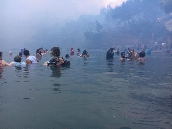 Δίκη για το Μάτι: Σπαραγμός, οργή και ερωτήματα – «Εν καιρώ ειρήνης είχαμε πόλεμο – Κράτος ντροπή»