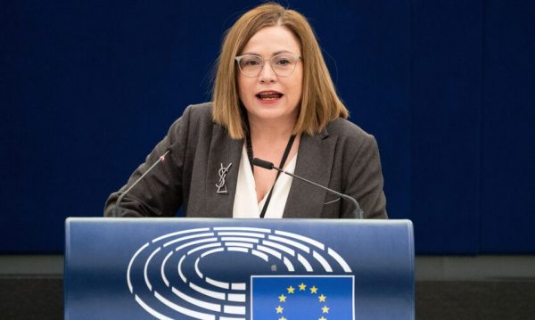 Μαρία Σπυράκη: Πλήρωσε 21.000 ευρώ και έστειλε εξώδικο στον συνεργάτη της – «Να αναλάβει τις ευθύνες του»