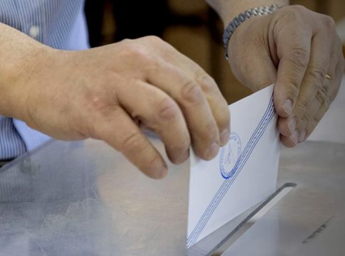 Δημοσκόπηση: Προβάδισμα 8 μονάδων για ΝΔ – Τι λένε για κυβέρνηση συνεργασίας