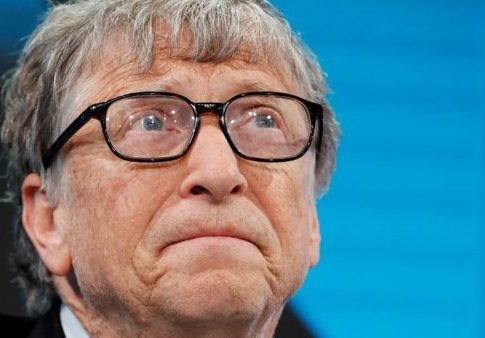Μπιλ Γκέιτς: Τα εγγόνια μας θα μεγαλώσουν σε ένα δραματικά χειρότερο κόσμο