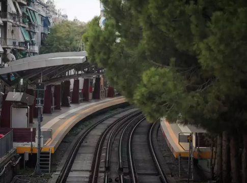 Ηλεκτρικός: Πτώση ατόμου στον σταθμό Πευκάκια
