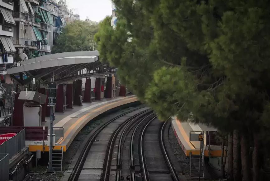 Ηλεκτρικός: Πτώση ατόμου στον σταθμό Πευκάκια