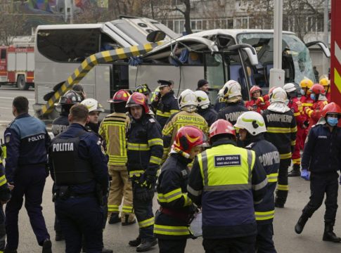 Ρουμανία: Τι εξετάζουν οι Αρχές για το δυστύχημα με το λεωφορείο (vid, pics)