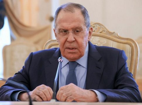 Λαβρόφ: Το ΝΑΤΟ συνιστά σοβαρή απειλή για τη Ρωσία