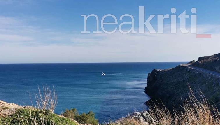 Κρήτη: Μονοκινητήριο αεροσκάφος έπεσε στη θάλασσα στο Ηράκλειο (pics)