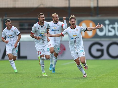 Με αυτοπεποίθηση στη Γένοβα