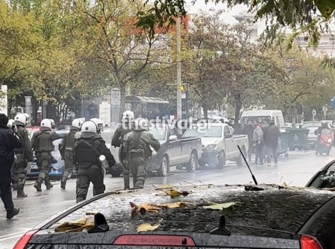 Θεσσαλονίκη: Επεισόδια έξω από το Ιπποκράτειο με Ρομά μετά τον πυροβολισμό 16χρονου