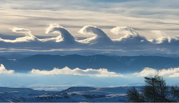 Εντυπωσιακό θέαμα στον ουρανό – Το σπάνιο φαινόμενο «Kelvin-Helmholtz»