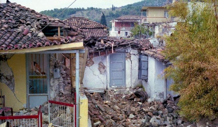«Χρησμοί» για μεγάλο σεισμό στο Αιγαίο – «Αναμένω καταστροφική δόνηση»