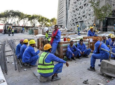 Μουντιάλ: Οι θάνατοι εργατών στο Κατάρ δίχασαν το Ευρωπαϊκό Κοινοβούλιο – Η ύποπτη στάση της Εύας Καϊλή