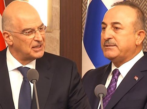 Σκληρή απάντηση της Αθήνας στις απειλές Τσαβούσογλου – «Η γειτονιά μας δεν χρειάζεται ταραξίες»