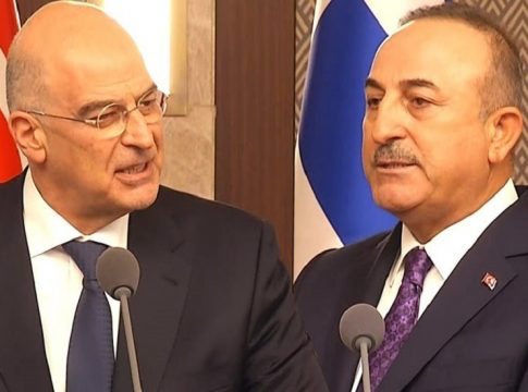 Τσαβούσογλου: «Όπου και να πάμε, ο Δένδιας τρέχει από πίσω»