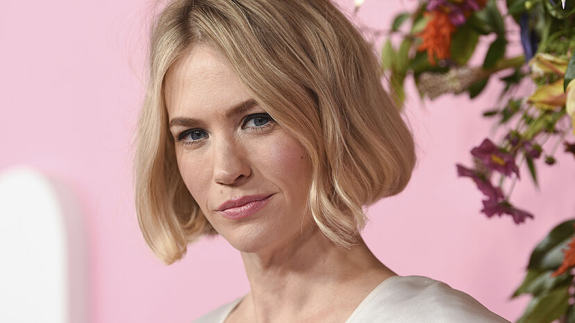 Η January Jones τα πετάει και φέρνει τον… καύσωνα (pics)