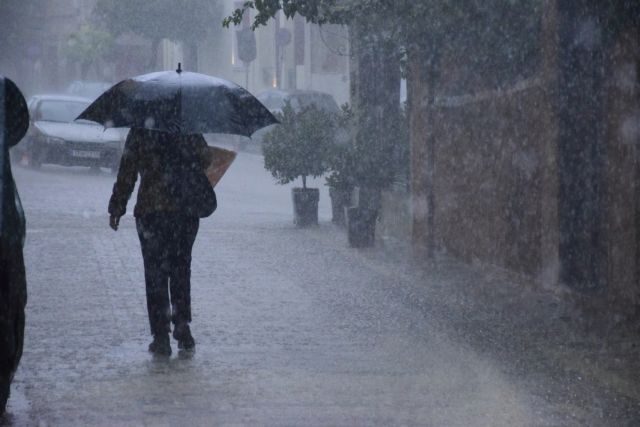 SOS για ραγδαία επιδείνωση του καιρού – Πού θα χτυπήσουν ισχυρές καταιγίδες τις επόμενες ώρες