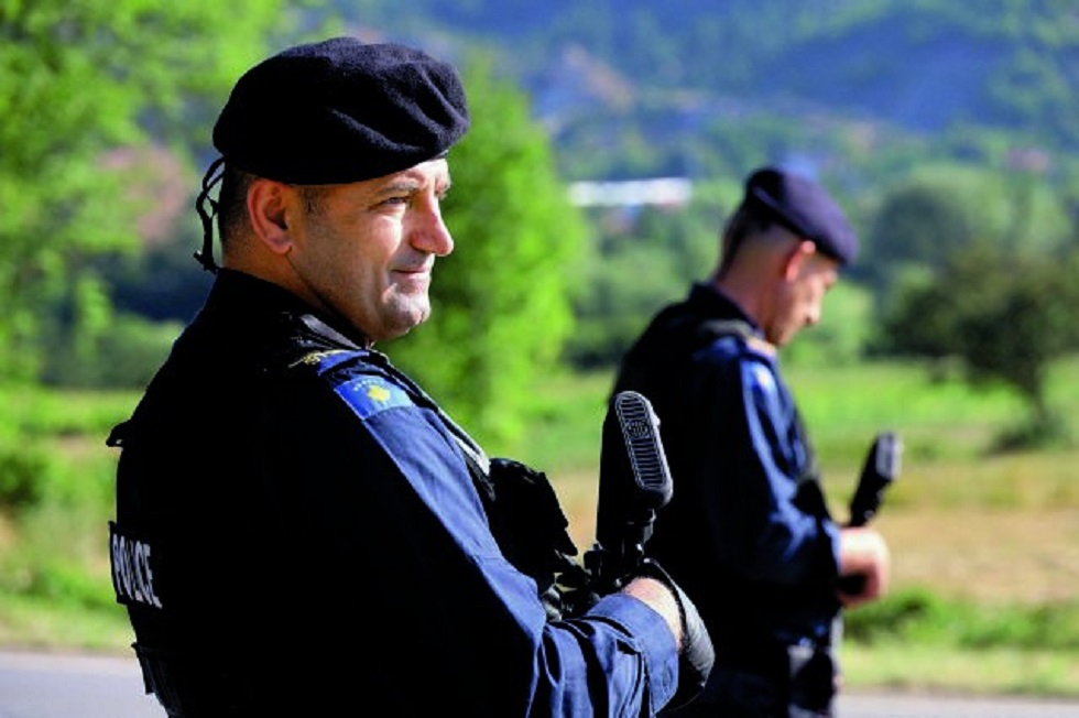 Κόσοβο: Επικοινωνία Δένδια με την επικεφαλής του Γραφείου Συνδέσμου της Ελλάδας στην Πρίστινα