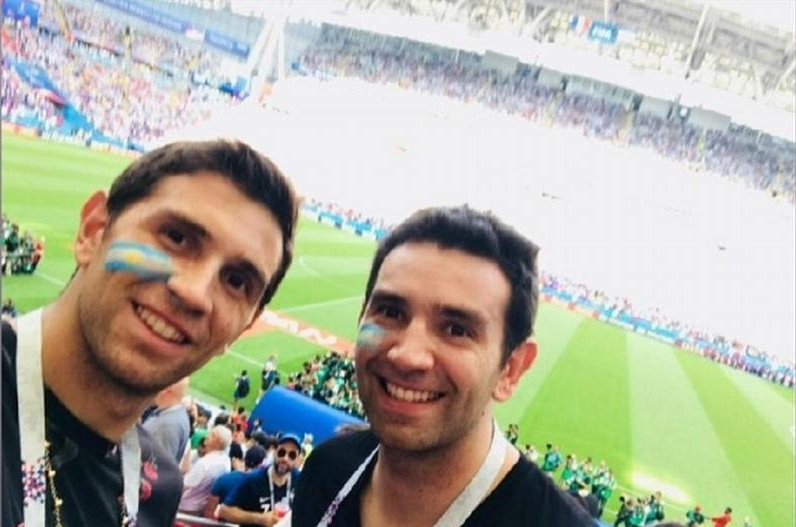 Το 2018 θεατής και το 2022 στον ημιτελικό του Μουντιάλ – Η απίστευτη ιστορία του «φύλακα άγγελου» της Αργεντινής (pics)
