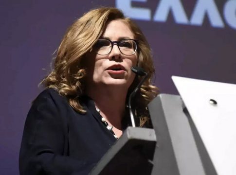 Μαρία Σπυράκη: «Θα στραφώ εναντίον του συνεργάτη μου»