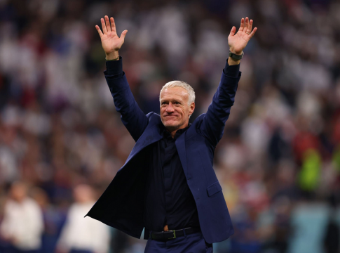 «Δένει» τον Ντεσάμπ η Γαλλία