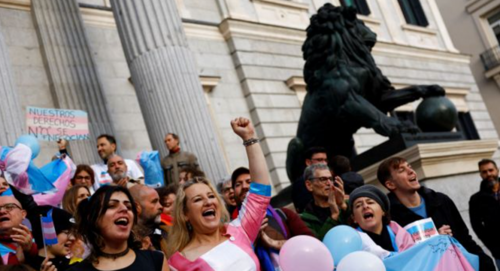 Ισπανία: Οι βουλευτές ενέκριναν σε πρώτη ανάγνωση το νομοσχέδιο που επιτρέπει την ελεύθερη επιλογή φύλου από τα 16 χρόνια