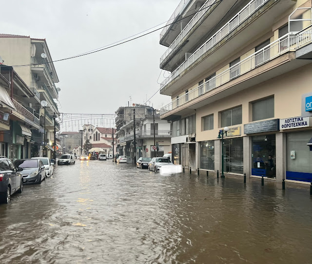 Απέραντη λίμνη η Αριδαία – Κλειστά τα σχολεία