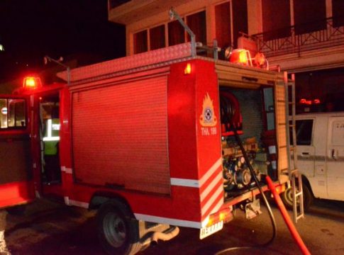 Συναγερμός για πυρκαγιά σε δύο εργοστάσια στον Ασπρόπυργο – Επιχειρούν ισχυρές δυνάμεις της Πυροσβεστικής