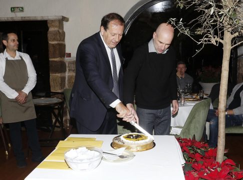 Έκοψε πίτα η ΑΕΚ – Ποιοι κέρδισαν τα τρία «φλουριά» (pics)